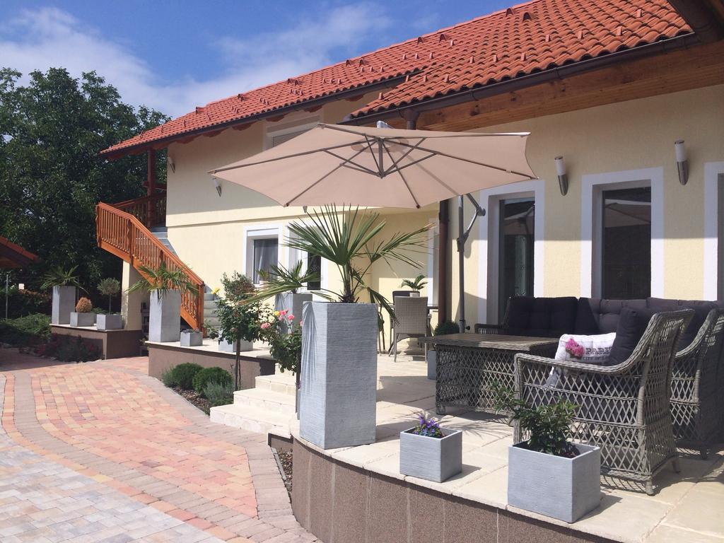 Leiner Apartman Hévíz 客房 照片